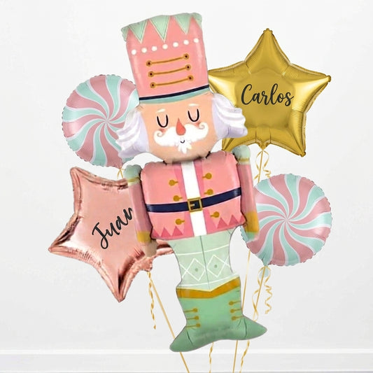 Ramo de globos navideño con figura de cascanueces y estrella personalizada para entrega a domicilio en A Coruña